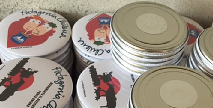 Chapitas personalizadas tipo iman como recuerdo de boda